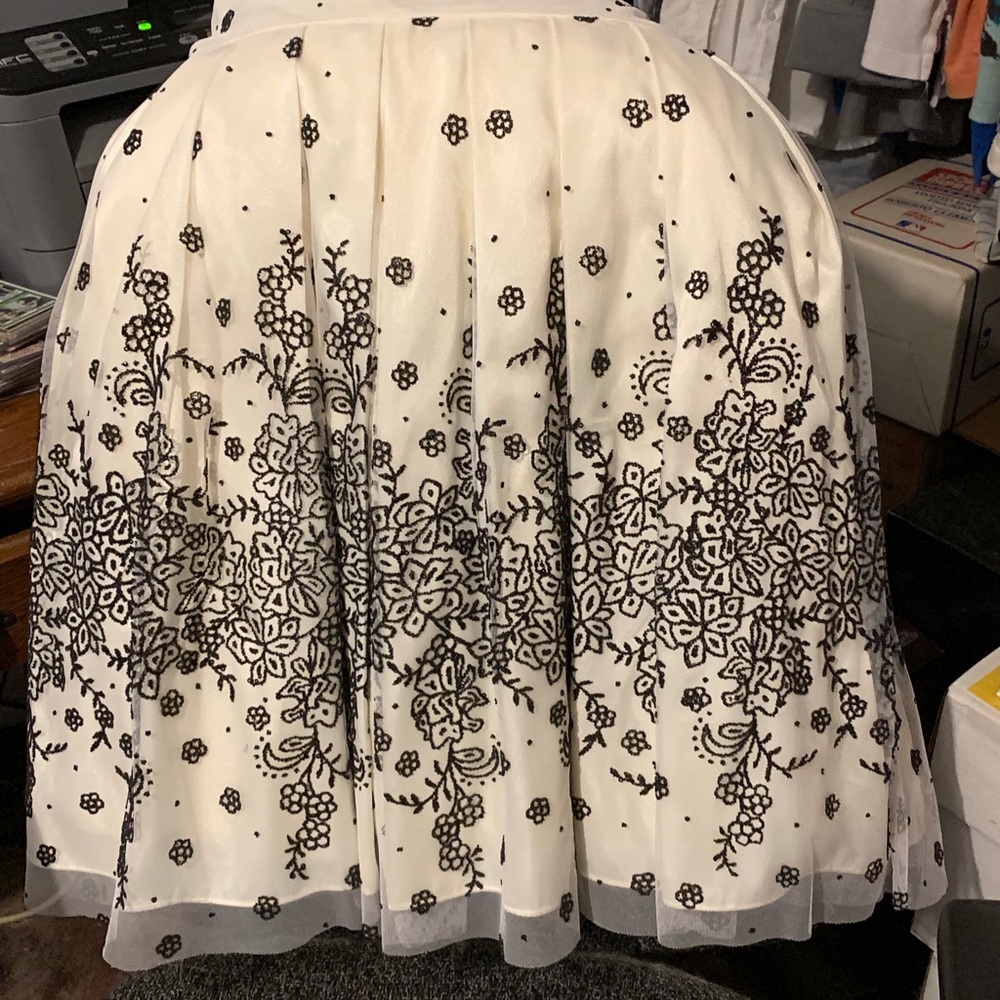 Adrianna Papell Boutique Evening Skirt size 4